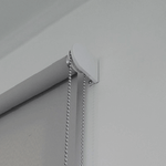 Frihängande rullgardin väggmonterad