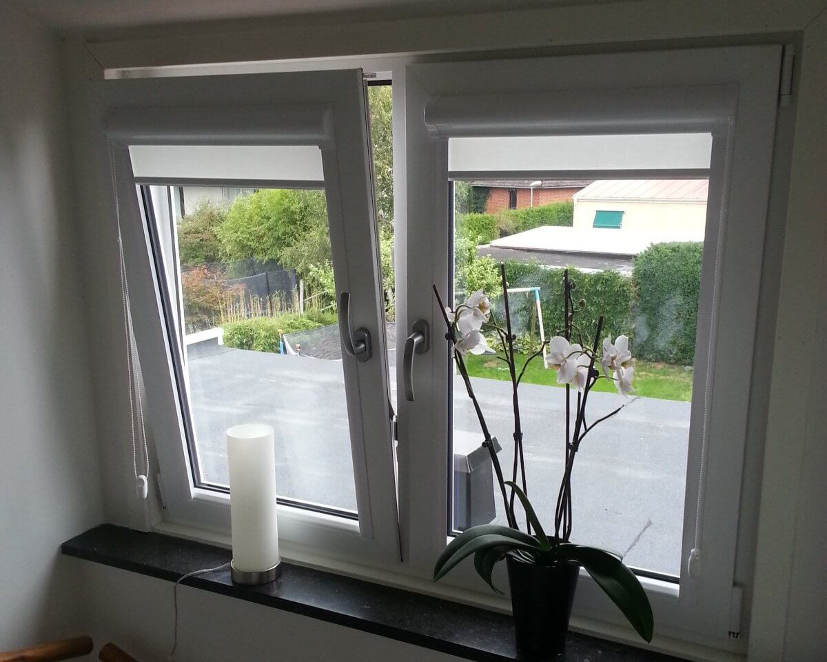 Rullgardin i kassett vid trappa